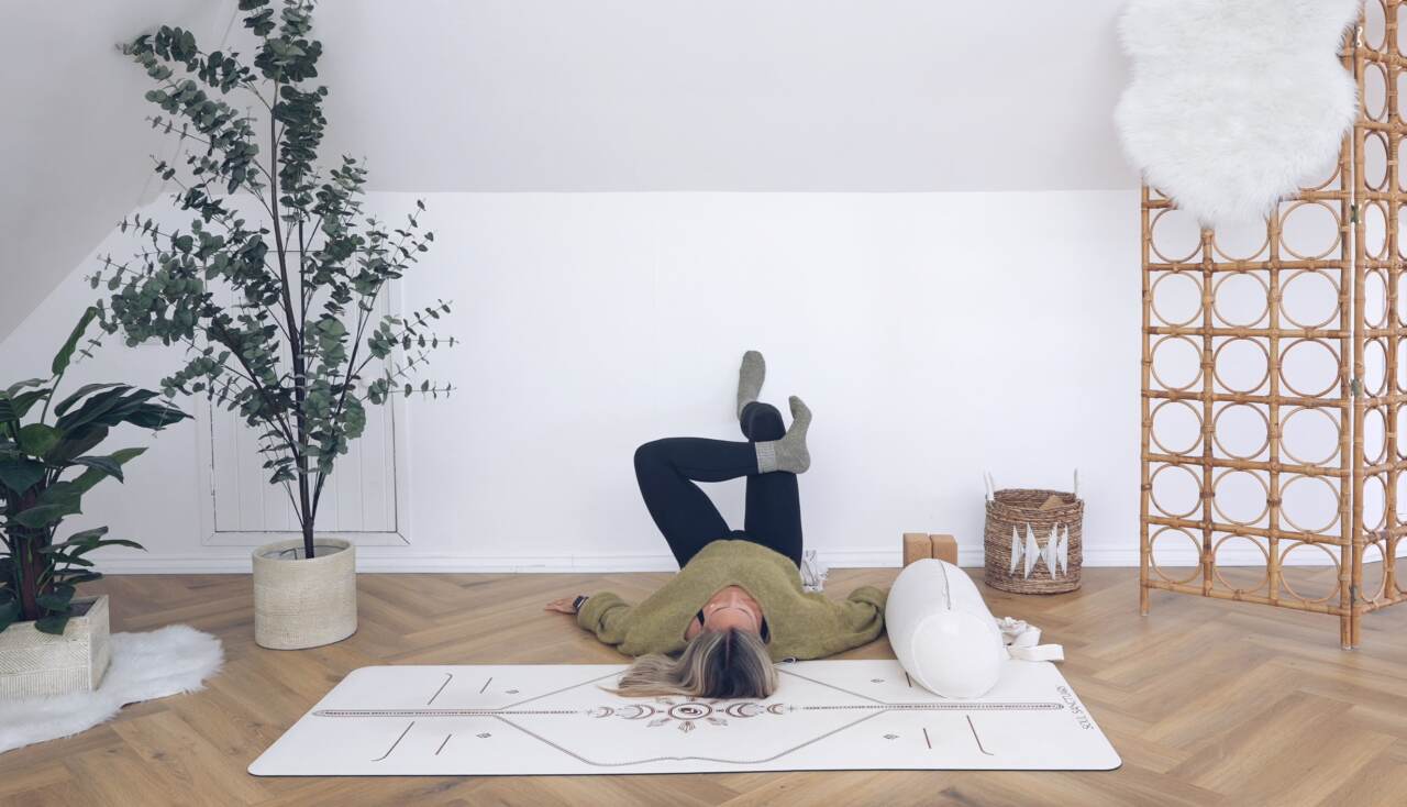 LOWER BODY YIN AT THE WALL