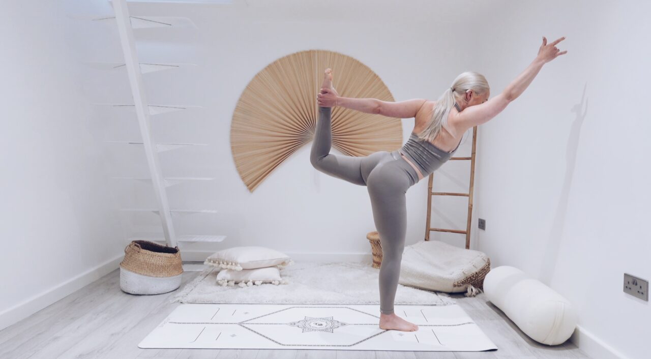 EXPANDING INTO AIR WITH CAROLINE