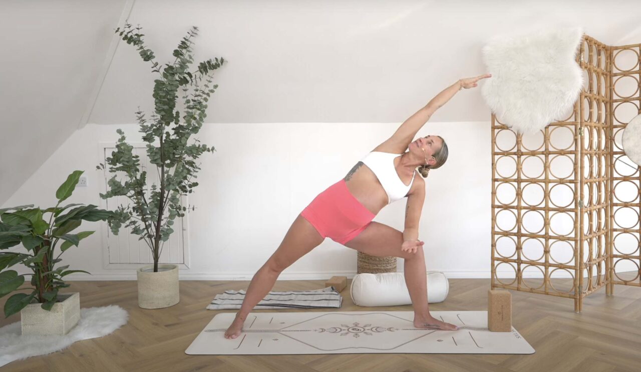 GROUNDING PREGNANCY YOGA